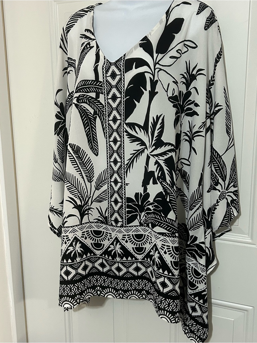 Belle by Kim Gravel Black and White Tropical Print Tunic Blouse
